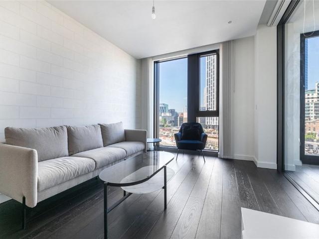 Apartment for rent in Oval, Greater London