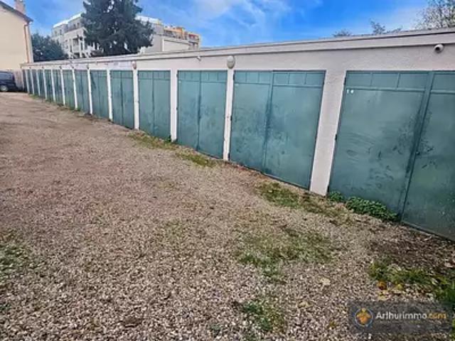 Garage vente à Bobigny, Bondy
