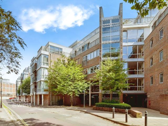 House for rent in Portsea, City Of Portsmouth