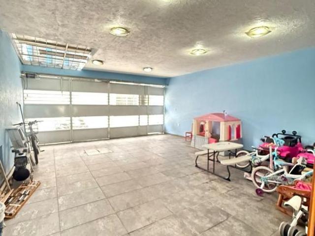 BONITA CASA BIEN UBICADA EN MEZQUINAN CONTRY