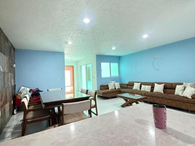BONITA CASA BIEN UBICADA EN MEZQUINAN CONTRY