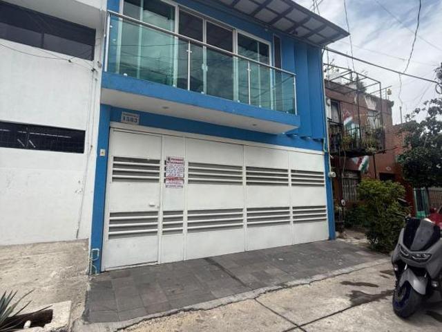 BONITA CASA BIEN UBICADA EN MEZQUINAN CONTRY