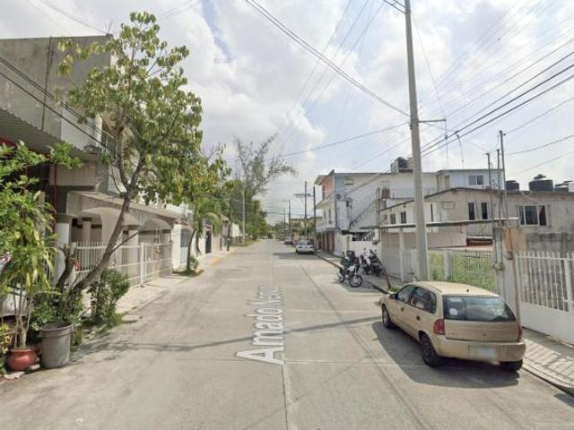 BONITA CASA CON BALCON EN VENTA EN PARCELA 14, POZA RICA, VER