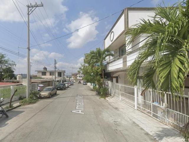 BONITA CASA CON BALCON EN VENTA EN PARCELA 14, POZA RICA, VER