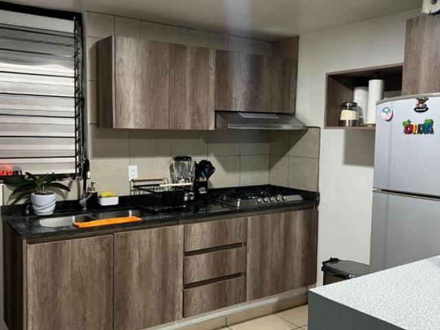 Bonita casa dúplex remodelada en venta por el Zoológico de Guadalajara