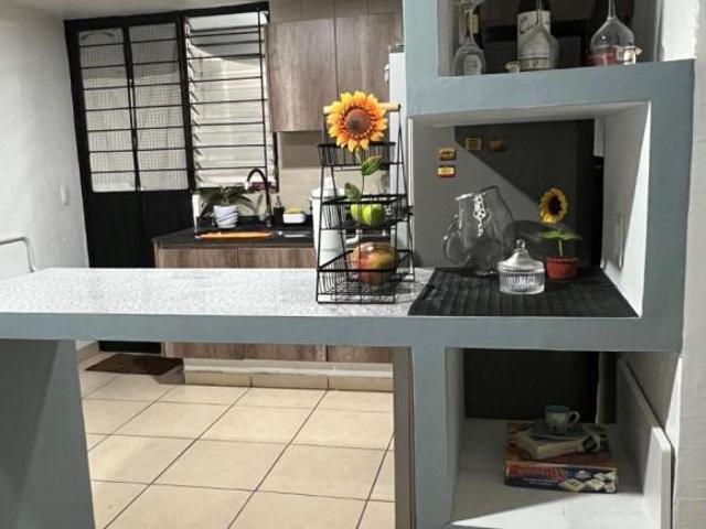 Bonita casa dúplex remodelada en venta por el Zoológico de Guadalajara