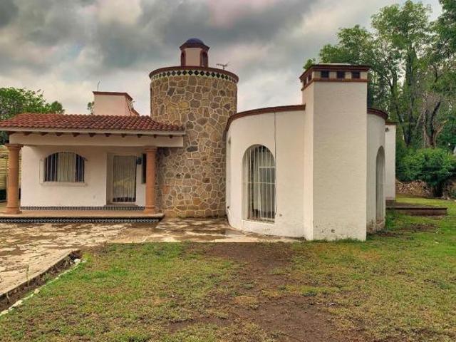 BONITA CASA EN RENTA Y VENTA EN TEQUISQUIAPAN