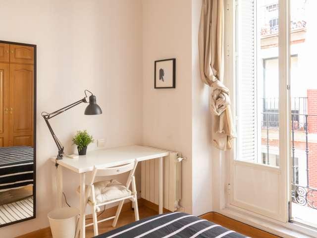 Habitación en alquiler en Embajadores, Madrid
