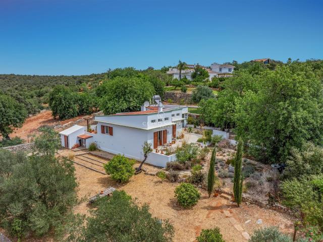 Vivenda venda em Lagoa de Momprolé, Loulé