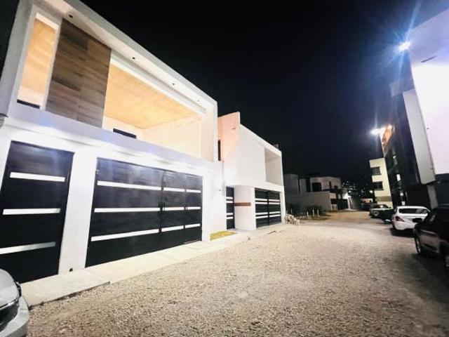 Bonita y elegante casa en los 11 cuartos