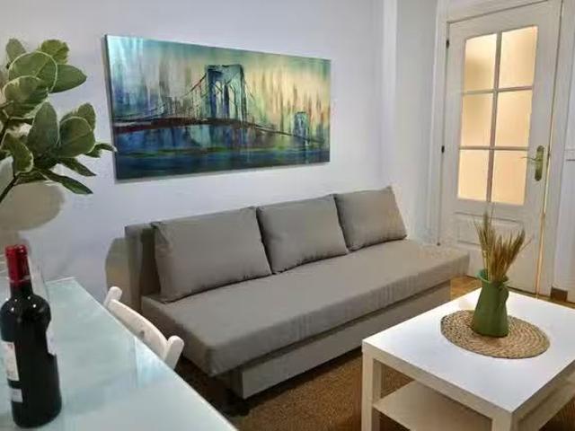 Apartamento en alquiler en Peñagrande, Madrid