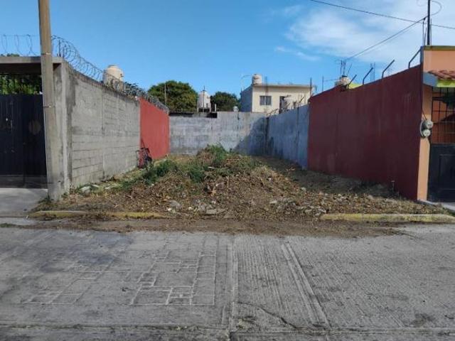 Bonito Terreno plano de 166 m² en venta en 2a Sección