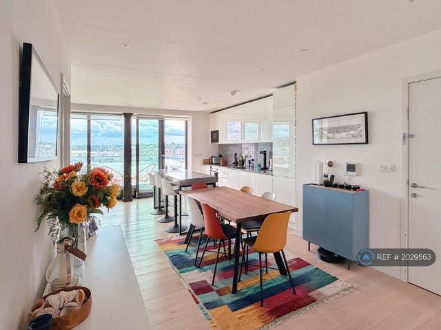Apartment for rent in Silvertown, Greater London