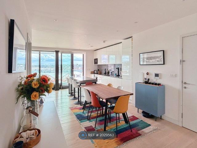 Apartment for rent in Silvertown, Greater London