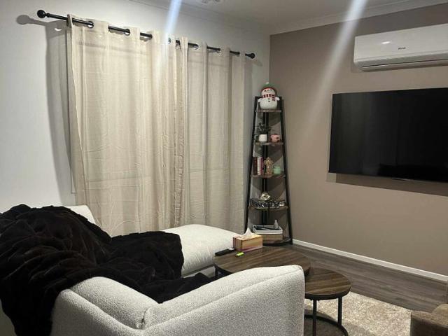 Room for rent in Camerons Creek, Victoria