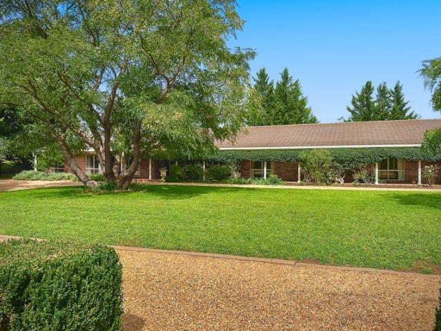 Cottage for sale in Brisbane Grove, New South Wales