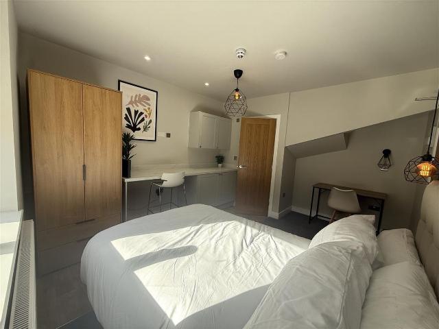 House for rent in Caldermill, East Midlands