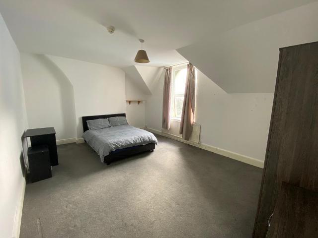 Room for rent in Nangreaves, Wales