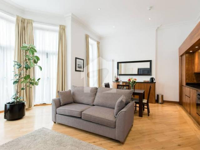 Apartment for sale in لاہور, لاہور ڈویژن