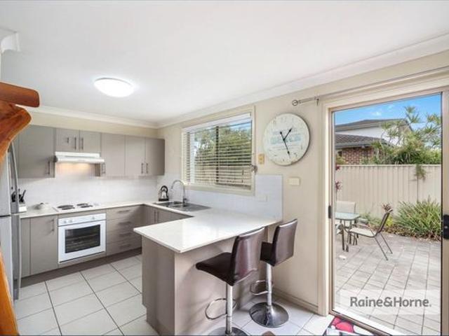Townhouse for rent in Gosford, New South Wales