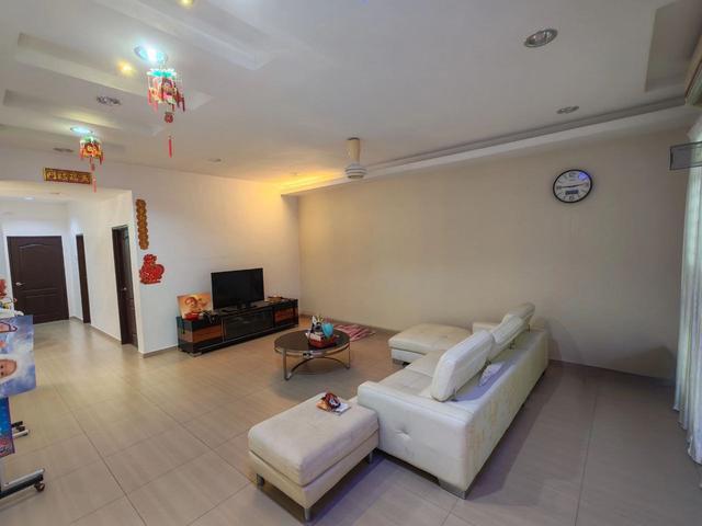 Terraced House for sale in Malaka