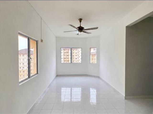 Condominium for sale in Langat, Selangor