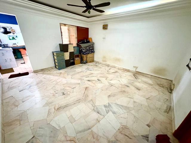 Apartment for sale in Desa Pandan