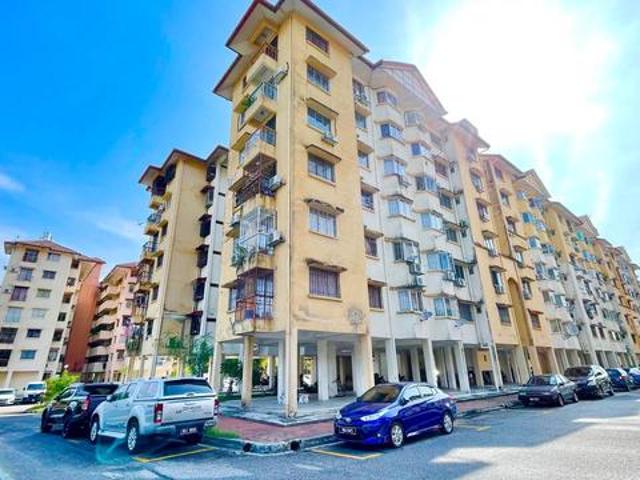 Apartment for sale in Petaling, Damansara Damai