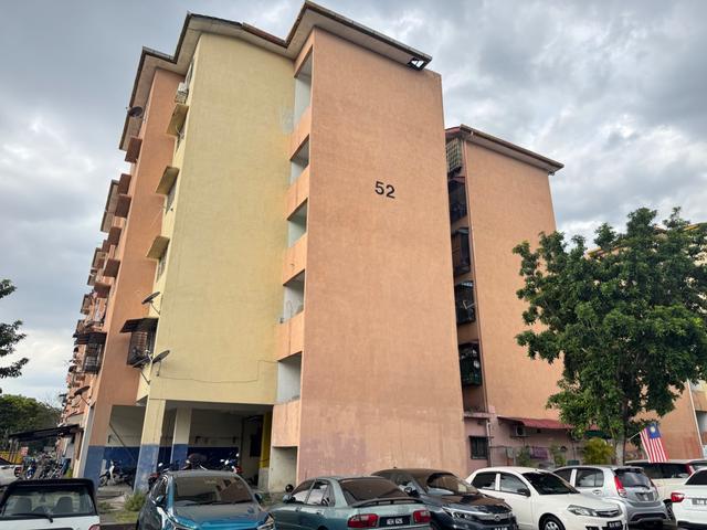 Flat for sale in Petaling, Alam Impian