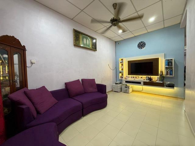 Terraced House for sale in Malaka