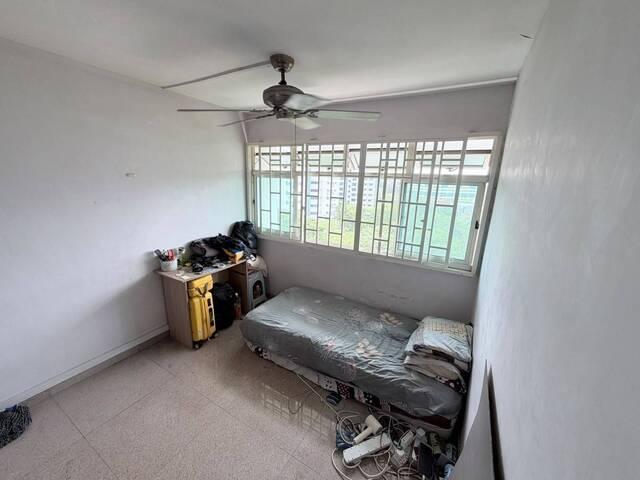 Room for rent in Boon Lay, Singapore