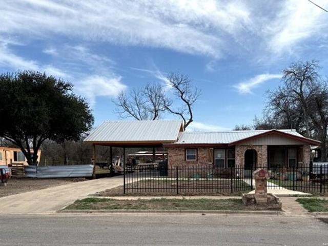 House for sale in Uvalde, Texas