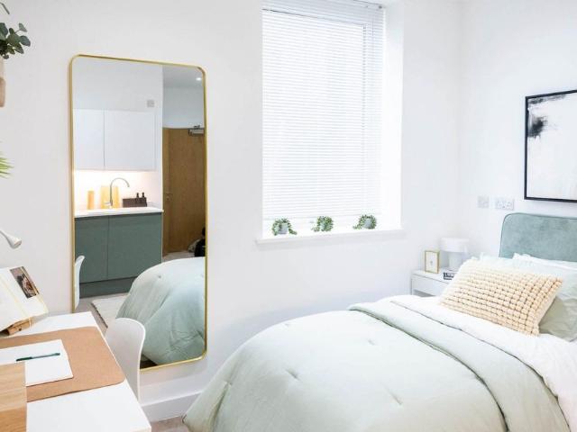 Studio for rent in Stoke, Stoke-on-Trent