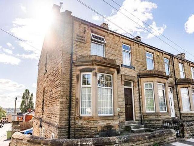 House for sale in Dewsbury, West Yorkshire