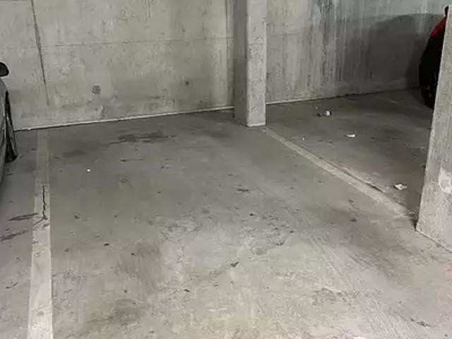 Garage vente à Bordeaux, Port de la Lune, Bordeaux