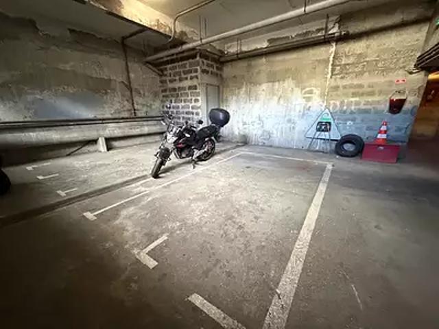 Garage vente à Bordeaux, Port de la Lune, Bordeaux