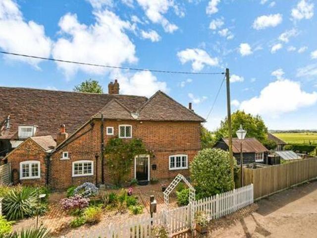 House for sale in Oad Street, Kent