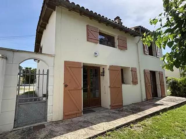 Maison vente à Saint-Jean-d'Angély, Bords
