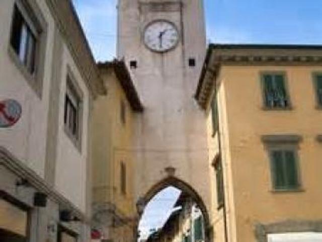 Locale Commerciale in vendita a Borgo San Lorenzo, Toscana