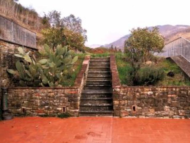 Villa Indipendente in vendita a Borgo San Lorenzo, Toscana