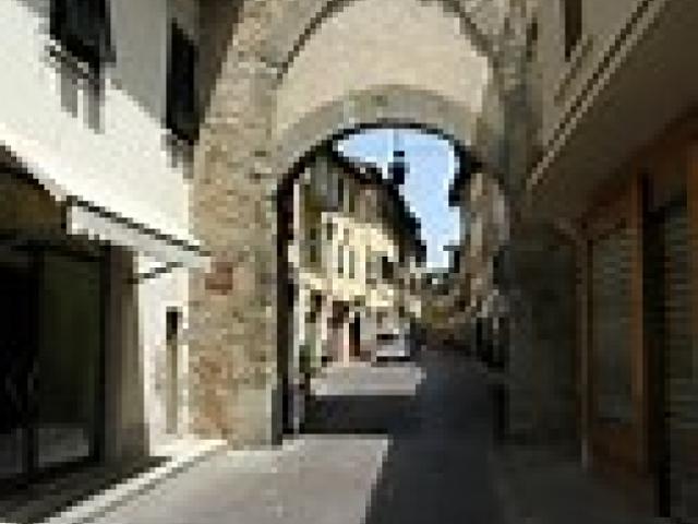 Locale Commerciale in vendita a Borgo San Lorenzo, Toscana