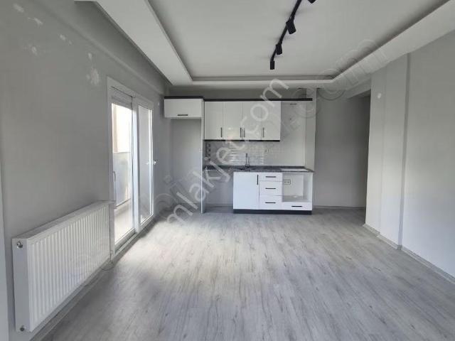 Bornova, İzmir içerisinde satılık mülk