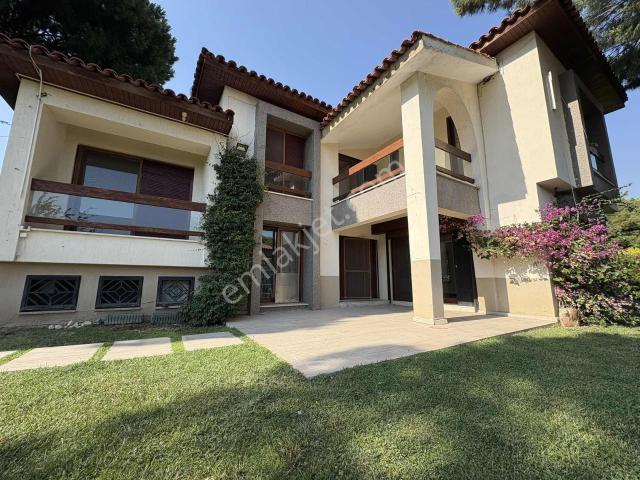 Bornova, İzmir içerisinde kiralık Villa