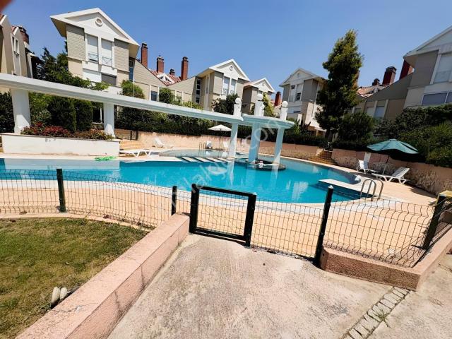 Bornova, İzmir içerisinde kiralık Villa