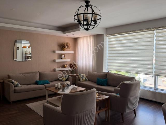 Bayrakli, İzmir içerisinde satılık mülk