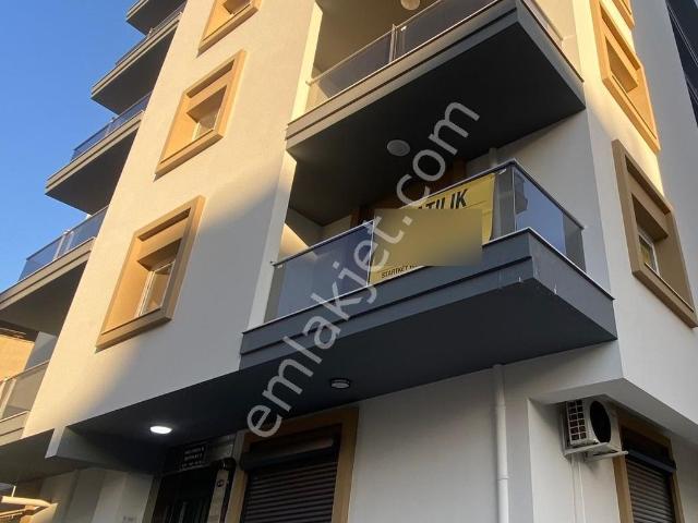 Bornova, İzmir içerisinde satılık mülk