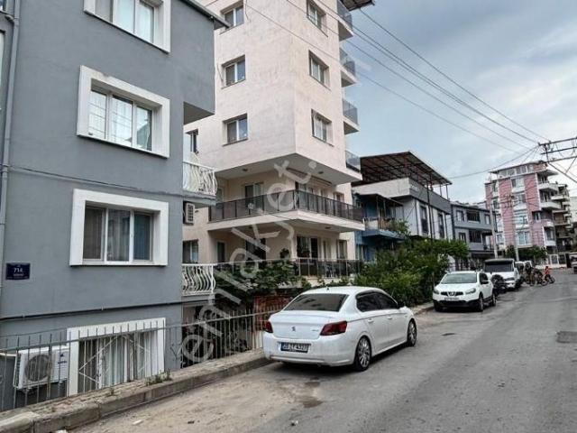 Bornova, İzmir içerisinde satılık mülk