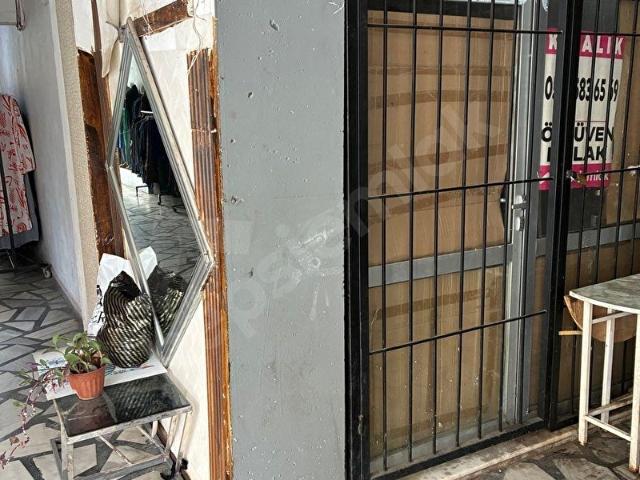 Bornova, İzmir içerisinde satılık Depo