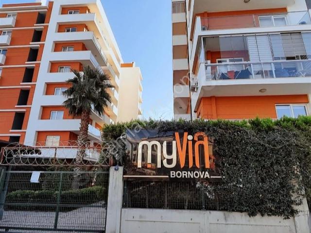Bornova, İzmir içerisinde satılık mülk