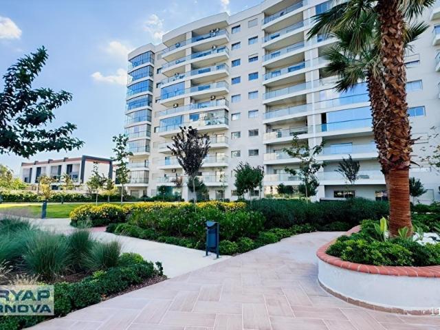 Bornova, İzmir içerisinde satılık mülk